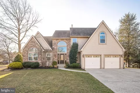 2 Smethwycke Dr, Cinnaminson, NJ 08077