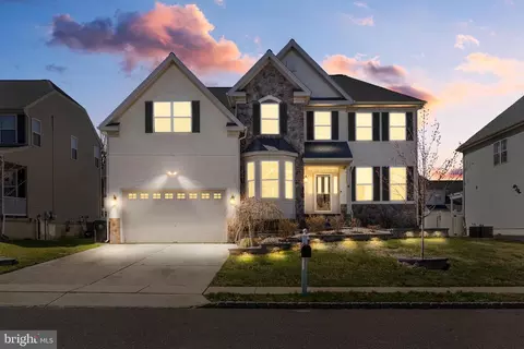 15 Meadow Run Rd, Bordentown, NJ 08505