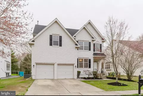 12 Wood View Dr, Mount Laurel, NJ 08054