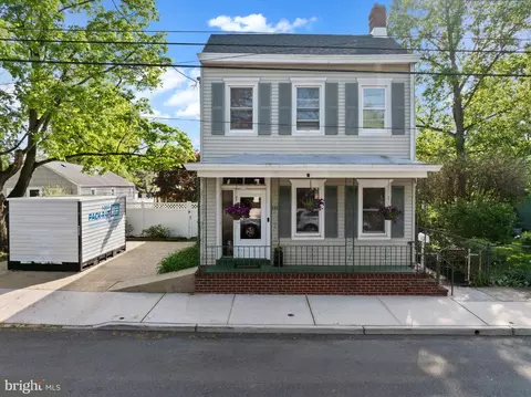 332 Willow St, Bordentown, NJ 08505