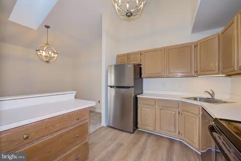 33 Eraser Rd, Moorestown, NJ 08057