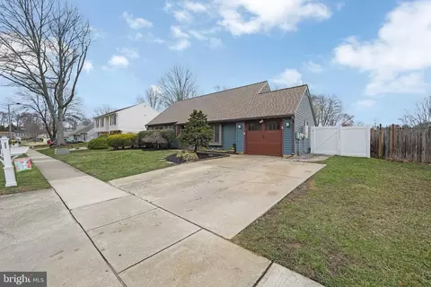 32 Devonshire Dr, Westampton, NJ 08060 photo 2