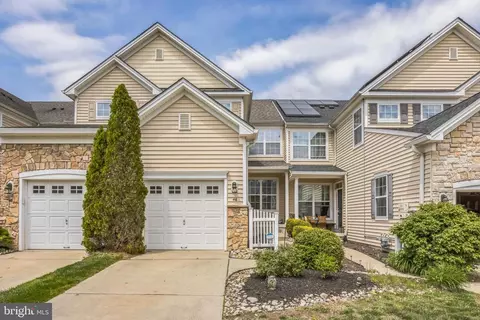 46 Stern Light Dr, Mount Laurel, NJ 08054