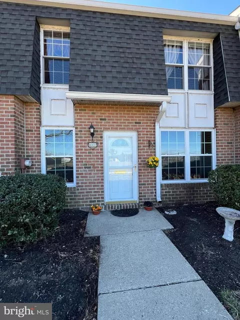 2007 Harbour Dr, Palmyra, NJ 08065