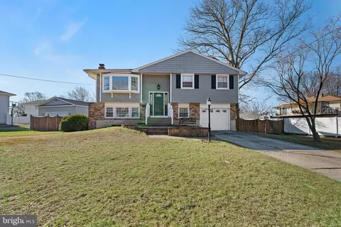 203 Cambridge Dr, Cinnaminson, NJ 08077