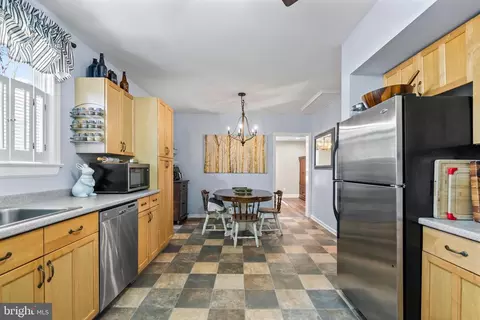 41 Pine St, Beverly, NJ 08010 photo 11