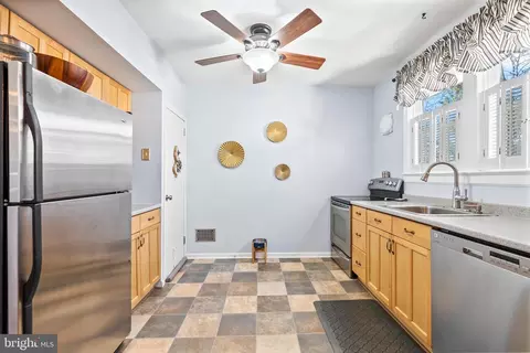 41 Pine St, Beverly, NJ 08010 photo 10