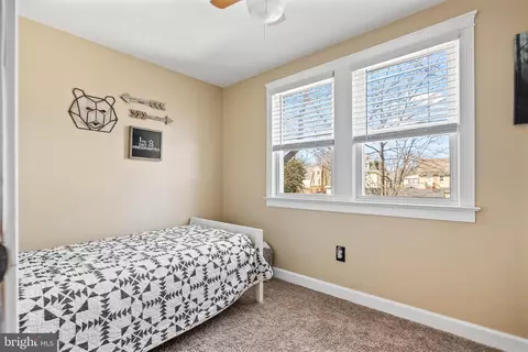 41 Pine St, Beverly, NJ 08010 photo 25