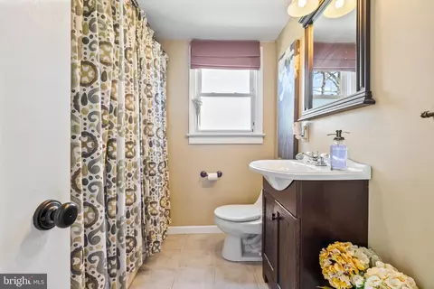 41 Pine St, Beverly, NJ 08010 photo 18