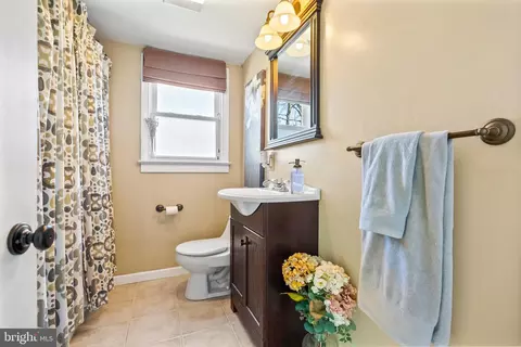 41 Pine St, Beverly, NJ 08010 photo 17