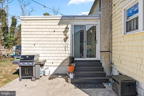 41 Pine St, Beverly, NJ 08010 photo 30