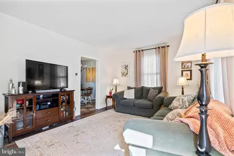 41 Pine St, Beverly, NJ 08010 photo 8