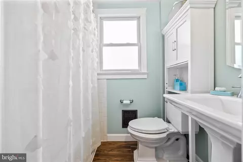 41 Pine St, Beverly, NJ 08010 photo 23