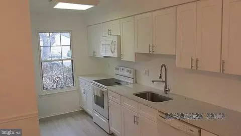 61 E Oleander Dr, Mount Laurel, NJ 08054 photo 5