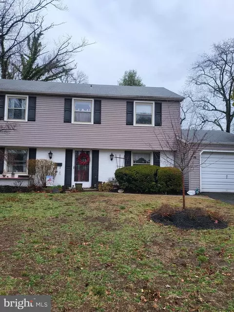 78 Barrington Ln, Willingboro, NJ 08046