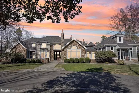 16 High Point Dr, Medford, NJ 08055
