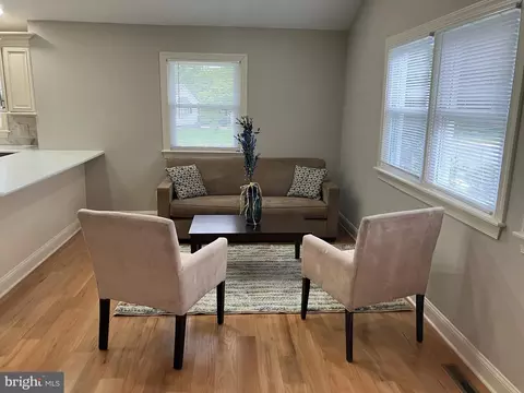 Entry Way - 601 Willow Dr, Cinnaminson, NJ 08077 photo 1 of 2