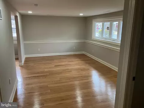 Living - 601 Willow Dr, Cinnaminson, NJ 08077 photo 4 of 4