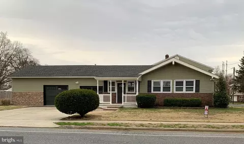 601 Willow Dr, Cinnaminson, NJ 08077