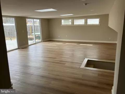 Living - 601 Willow Dr, Cinnaminson, NJ 08077 photo 3 of 4
