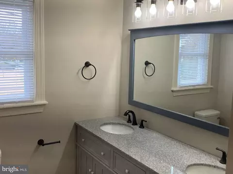 Bath - 601 Willow Dr, Cinnaminson, NJ 08077 photo 2 of 2