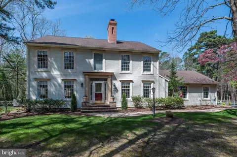 39 Glen Lake Dr, Medford, NJ 08055
