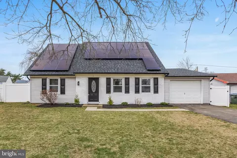 5 Mercator Ln, Willingboro, NJ 08046