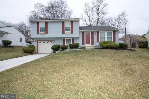 12 Kingsley Ave, Marlton, NJ 08053