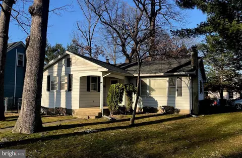 806 Filbert St, Palmyra, NJ 08065