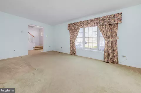 Living - 17 Framingham Rd, Beverly, NJ 08010 photo 1 of 3