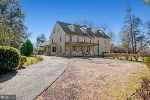 42 S Locust Ave, Marlton, NJ 08053