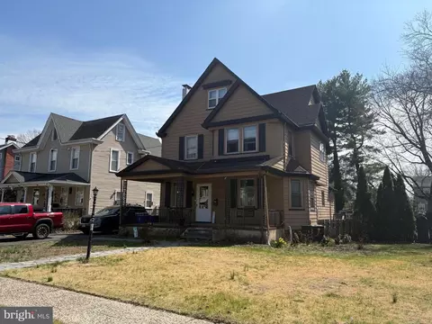 70 Church St, Beverly, NJ 08010