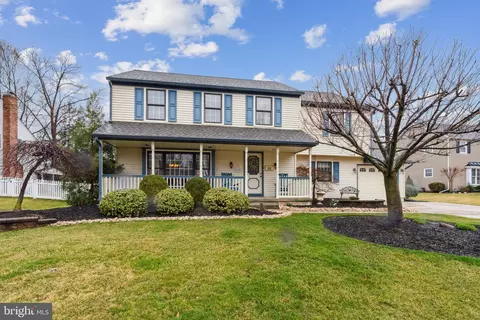 237 Aqua Ln, Delran, NJ 08075
