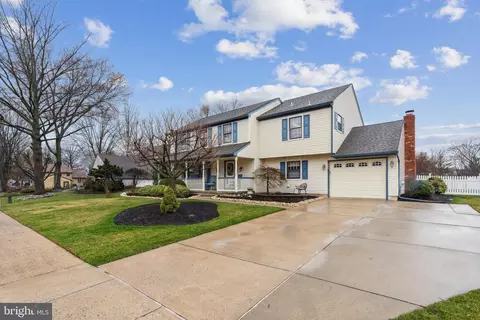 237 Aqua Ln, Delran, NJ 08075 photo 2