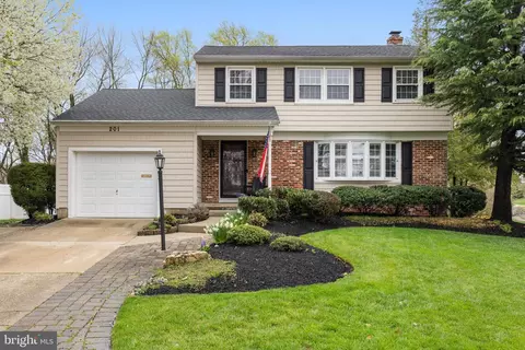 201 Hamilton Rd, Marlton, NJ 08053