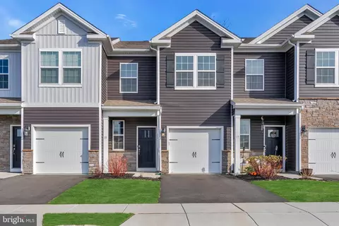 17 Katherine Dr, Burlington, NJ 08016