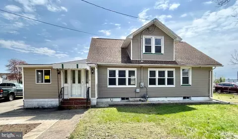 735 Olive St, Florence, NJ 08518