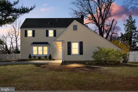231 Dickens Dr, Delran, NJ 08075