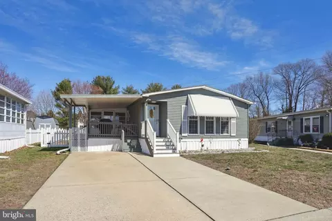 1122 Lemur Ln, Mount Laurel, NJ 08054