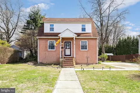 118 W Mill Rd, Maple Shade, NJ 08052