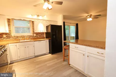 Kitchen - 26 Woodside Dr, Tabernacle, NJ 08088 photo 4 of 4