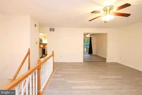 Living - 26 Woodside Dr, Tabernacle, NJ 08088 photo 2 of 5