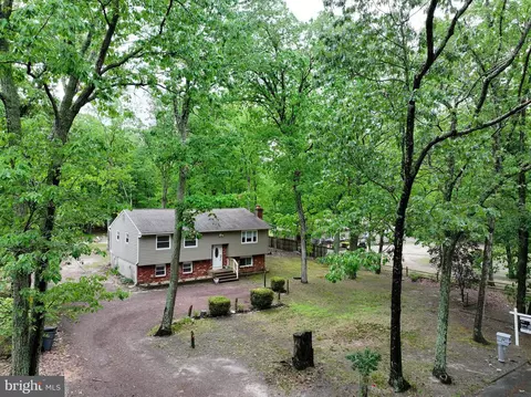 26 Woodside Dr, Tabernacle, NJ 08088