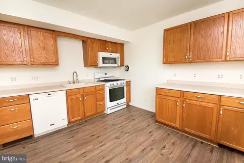 112 High St, Maple Shade, NJ 08052 photo 6