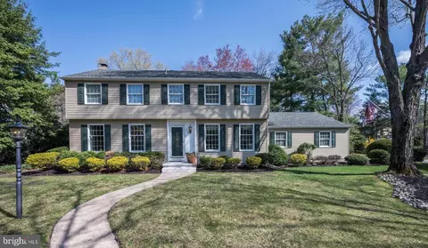 319 Tavistock Dr, Medford, NJ 08055
