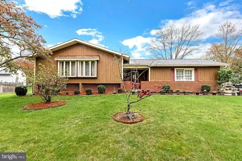 195 Canterbury Rd, Mount Laurel, NJ 08054