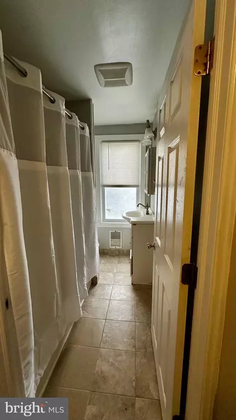 Entry Way - 330 Kossuth St, Riverside, NJ 08075 photo 5 of 8