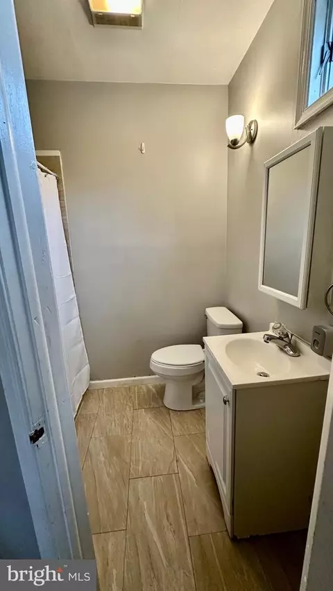 Bath - 330 Kossuth St, Riverside, NJ 08075 photo 1 of 1