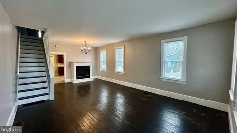 Living - 330 Kossuth St, Riverside, NJ 08075 photo 1 of 2