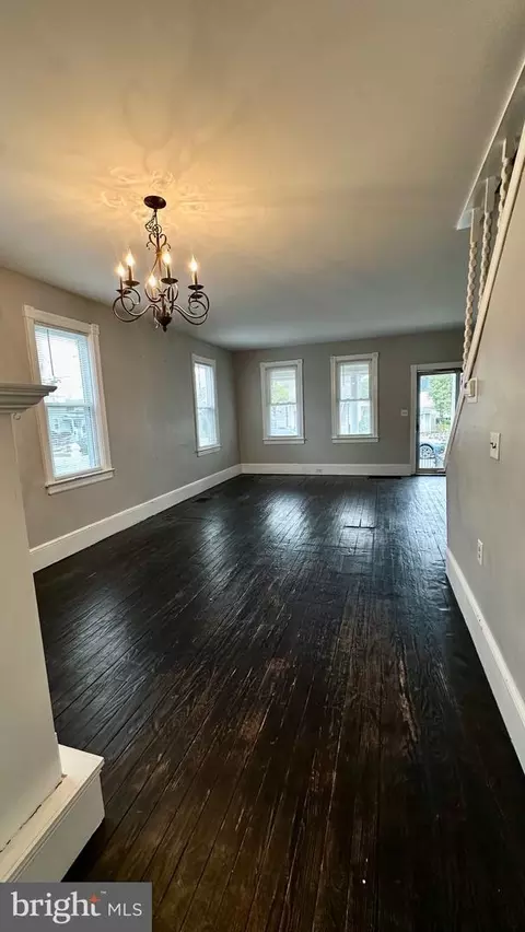 Living - 330 Kossuth St, Riverside, NJ 08075 photo 2 of 2